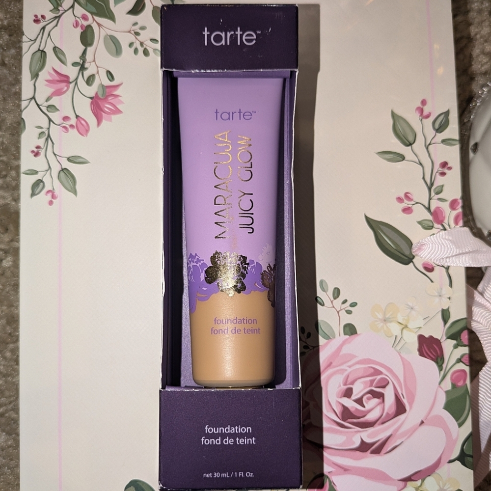 TARTE MARACUJA JUICY GLOW FOUNDATION